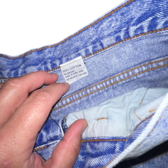 Vintage Bill Blass Women’s Acid Washed Shorts Size 14 Pleated Front Cuffed Hem - Picture 3 of 4